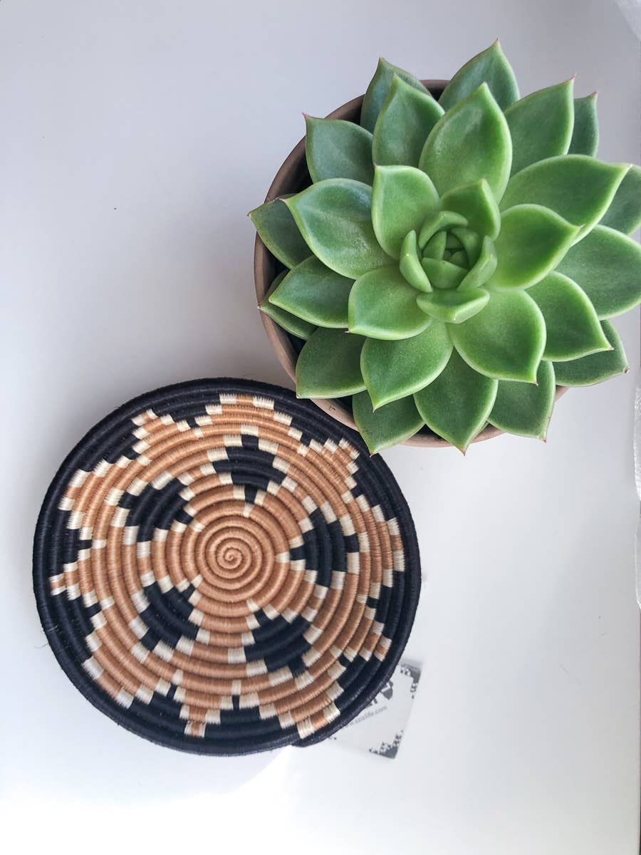 Akaneri Handwoven Bowls Various Colours (2 Sizes)