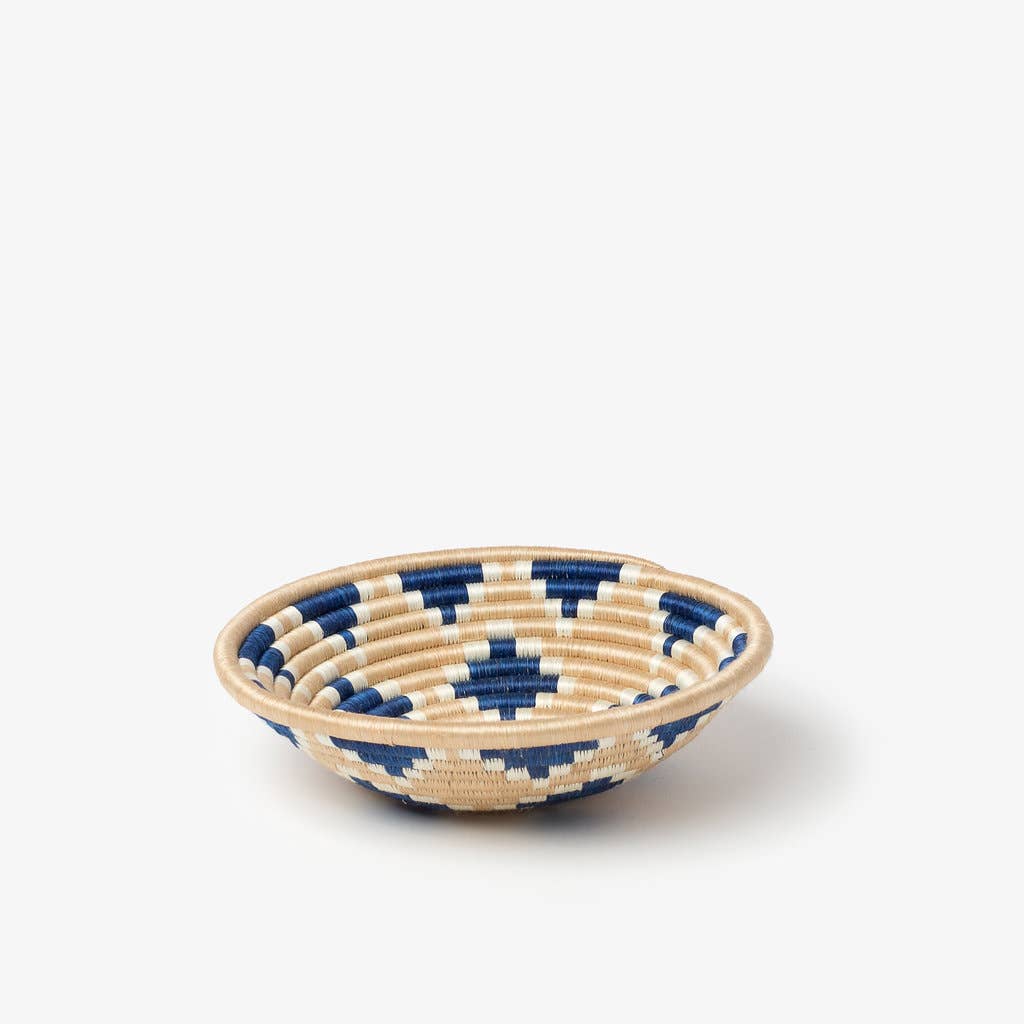 Akaneri Handwoven Bowls Various Colours (2 Sizes)