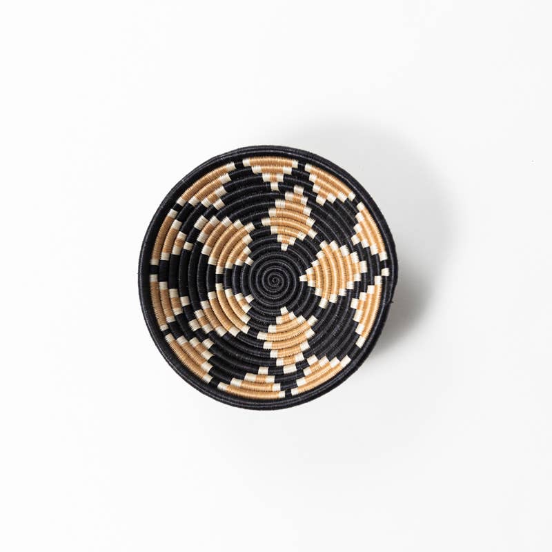 Akaneri Handwoven Bowls Various Colours (2 Sizes)